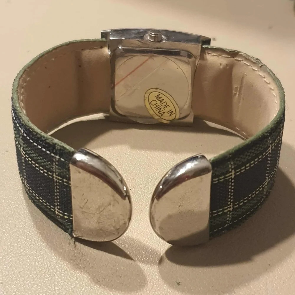🦋10/$20🦋 Silver/Plaid Women's Christmas Cuff Watch